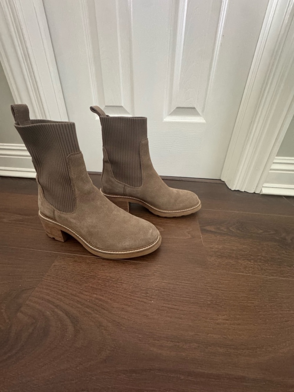 Steve Madden Kiley Pull On Chelsea Boot with Ribbed Shaft